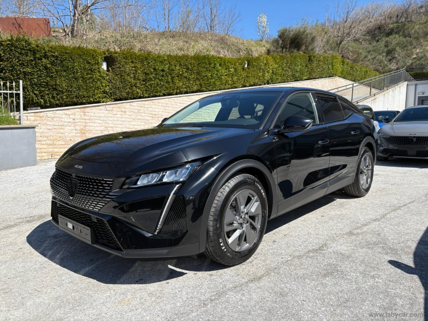 PEUGEOT 408