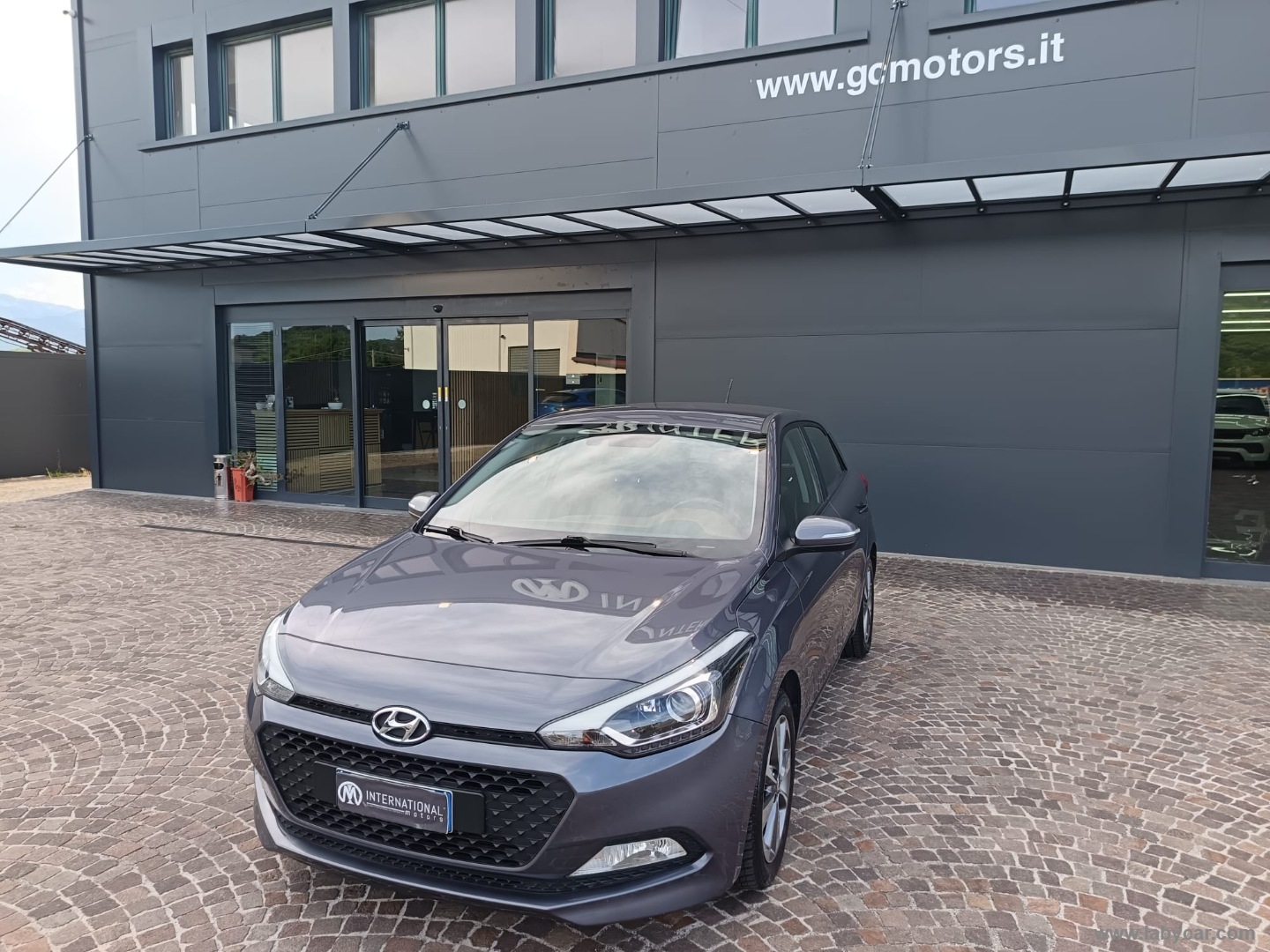 HYUNDAI i20