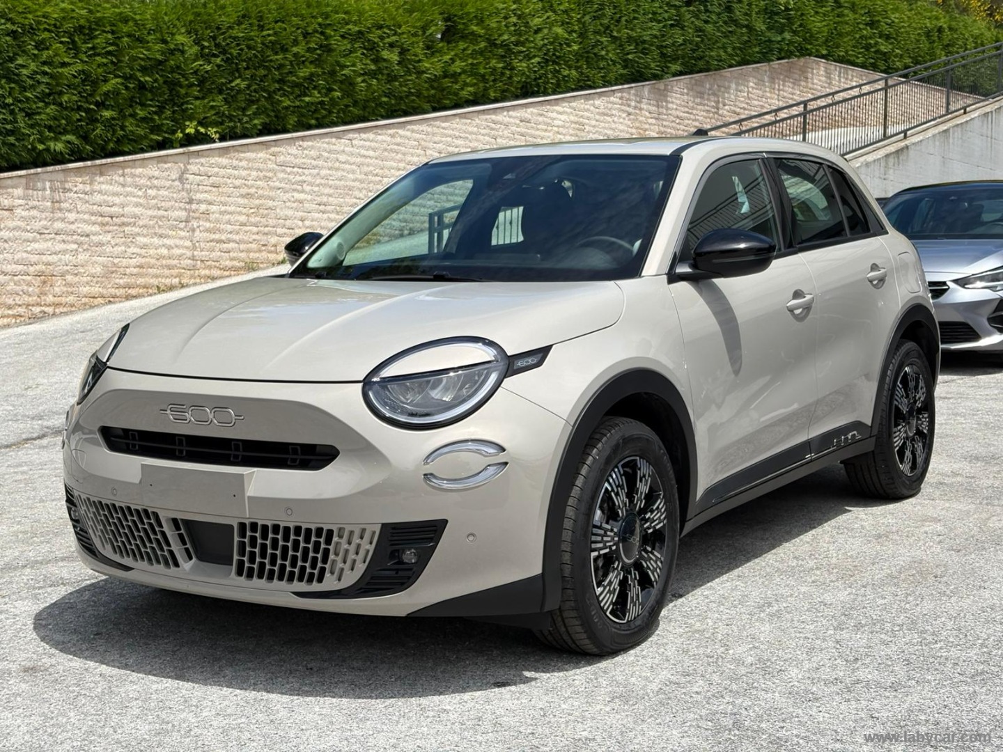 600 Hybrid 145 CV DCT MHEV Icon                                                        