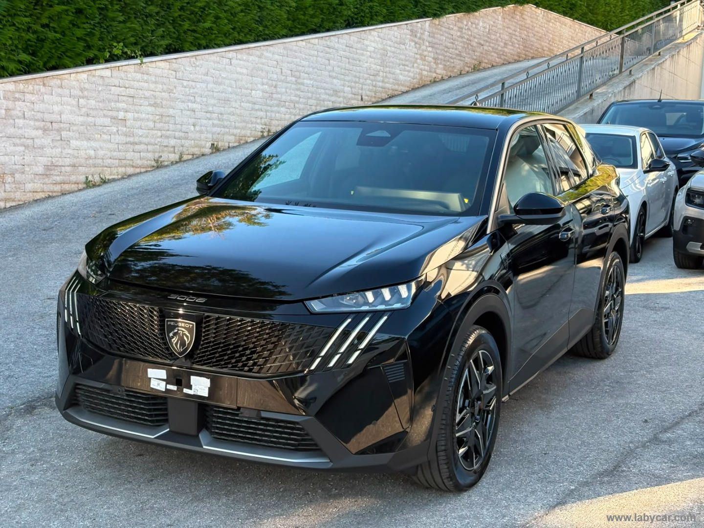 Peugeot 3008 Hybrid 145 e-DCS6 GT - Immagine 1