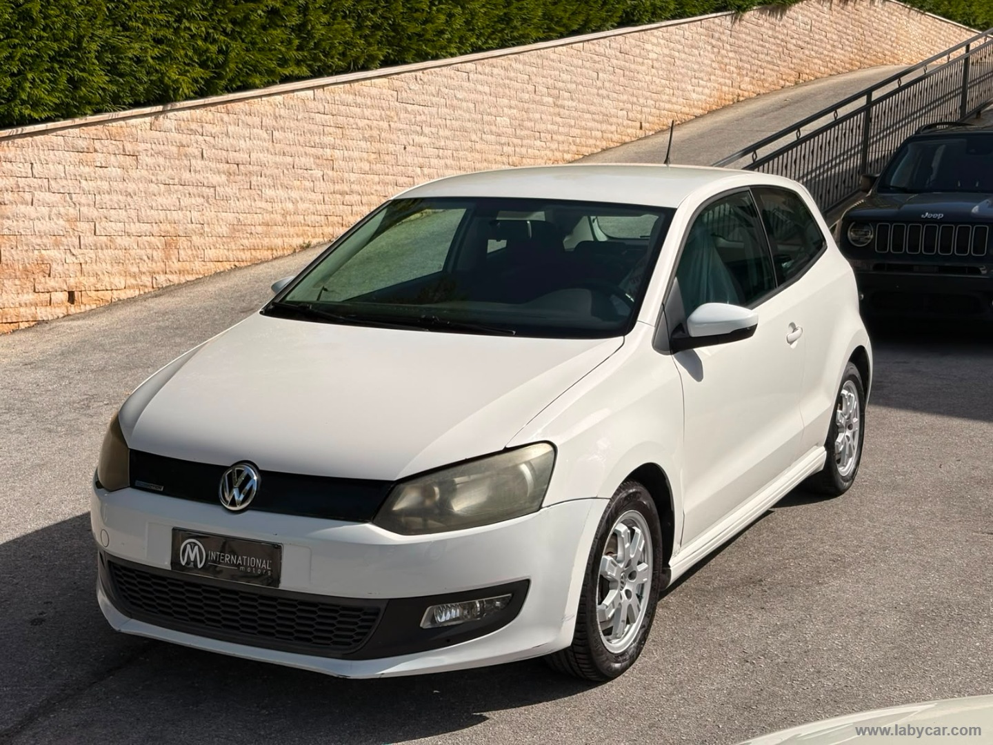 VOLKSWAGEN Polo