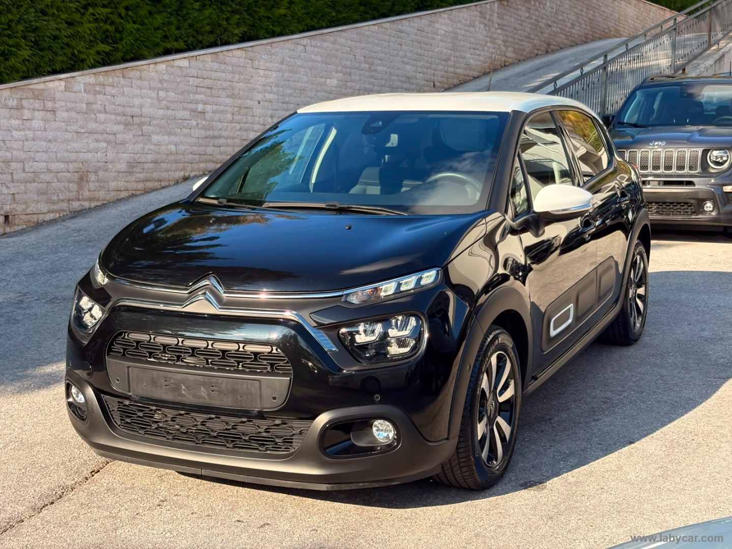 Citroën C3 PureTech 110 S&S Shine - Immagine 1