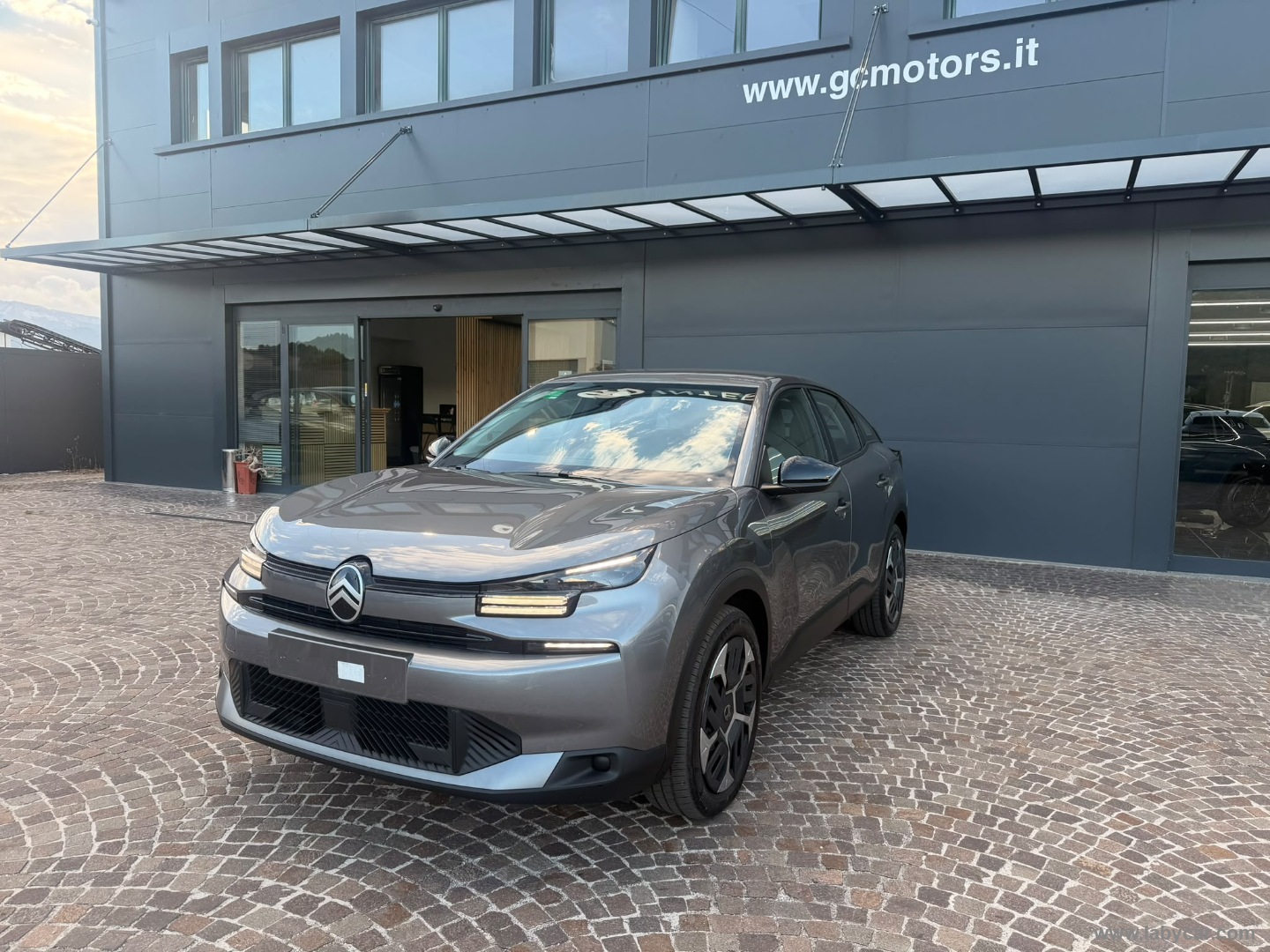 Citroën C4 Hybrid 145 e-DCS6 Plus - Immagine 1