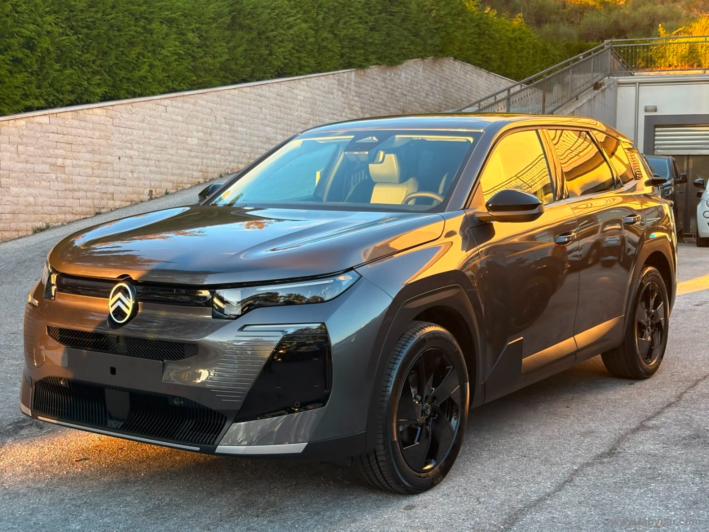 Citroën C5 Aircross Hybrid 145 e-DCS6 Plus - Immagine 1