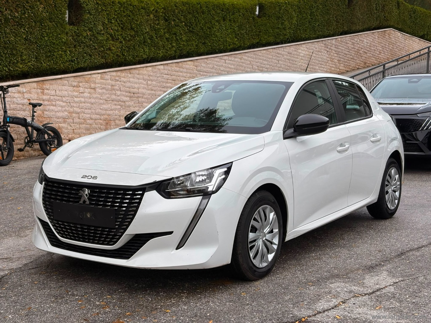Peugeot 208 BlueHDi 100 S&S 5p. Active - Immagine 1