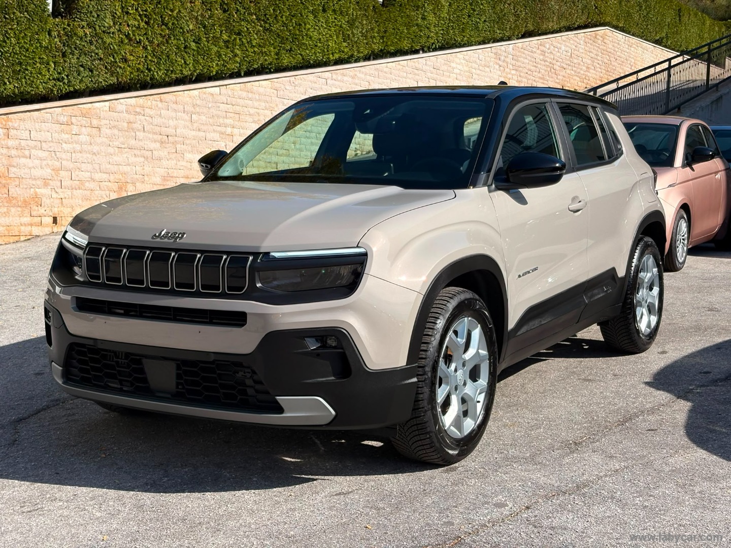 Jeep Avenger 1.2 Turbo Altitude - Immagine 1