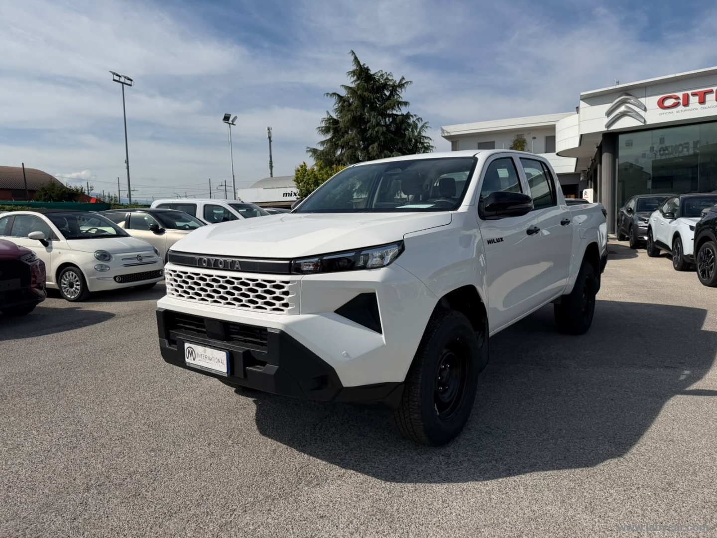 Toyota Hilux 2.8 D-4D 48V A/T 4WD DC Hilux - Immagine 1
