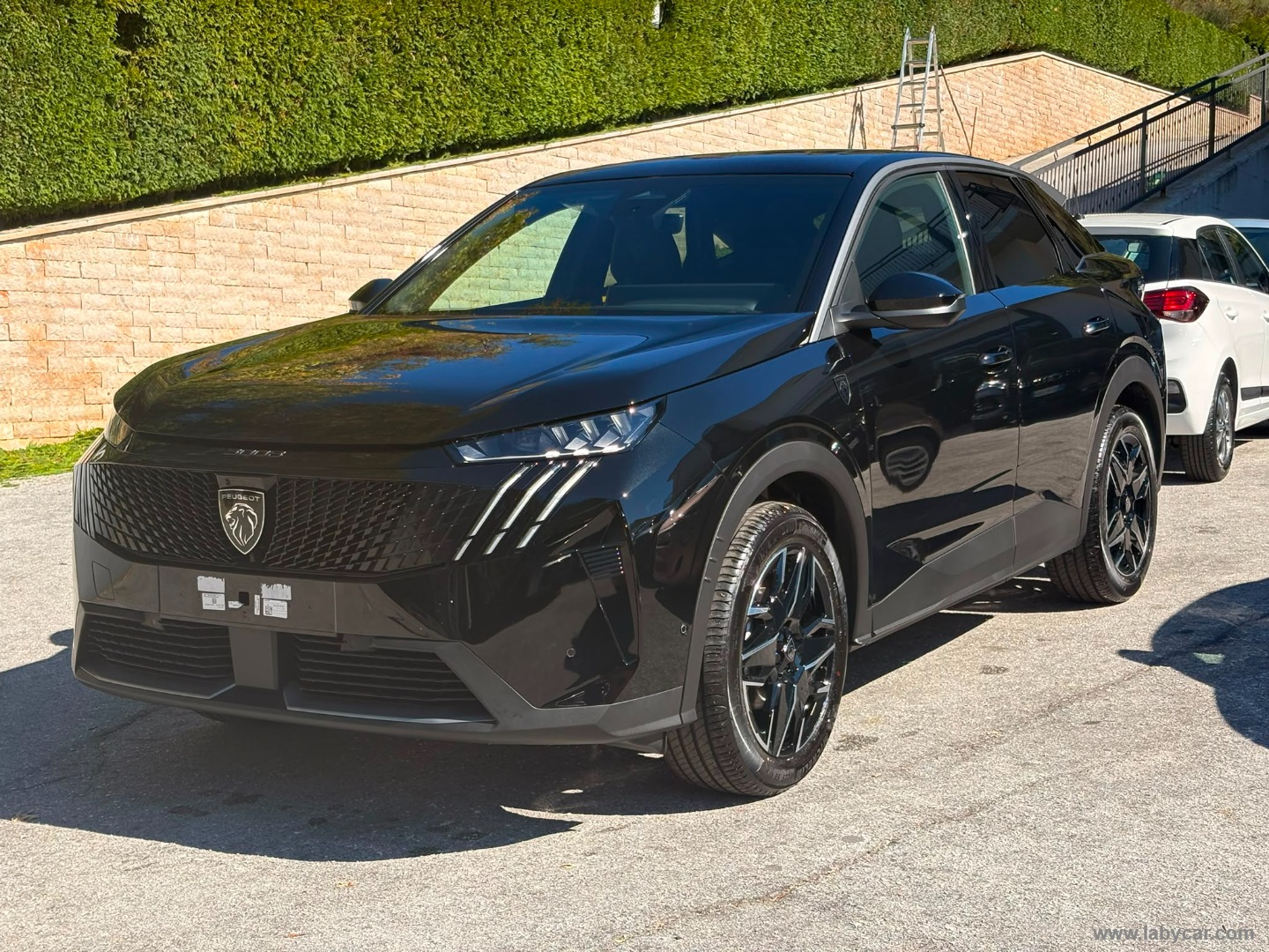 Peugeot 3008 Hybrid 145 e-DCS6 GT - Immagine 1