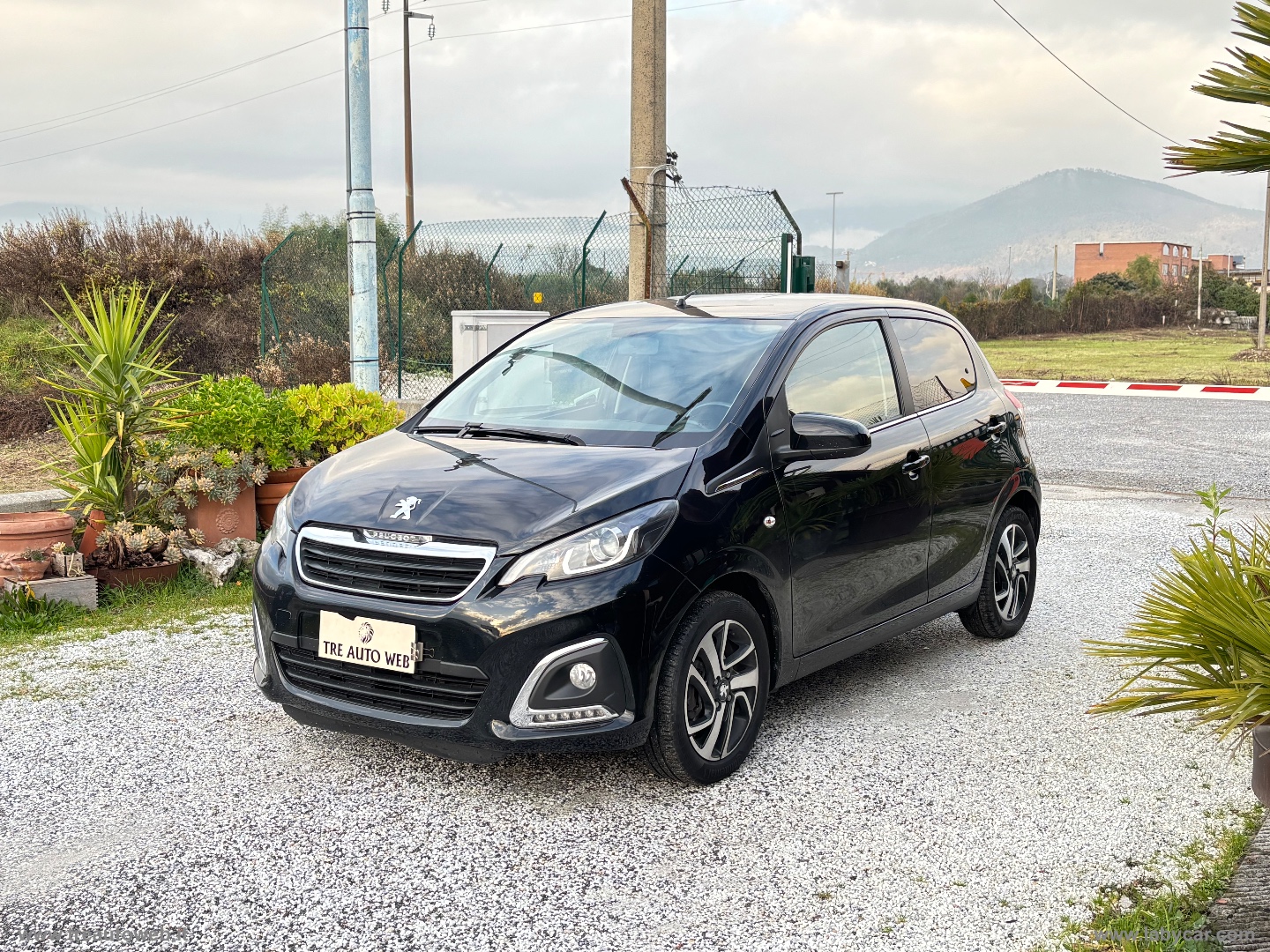 PEUGEOT 108
