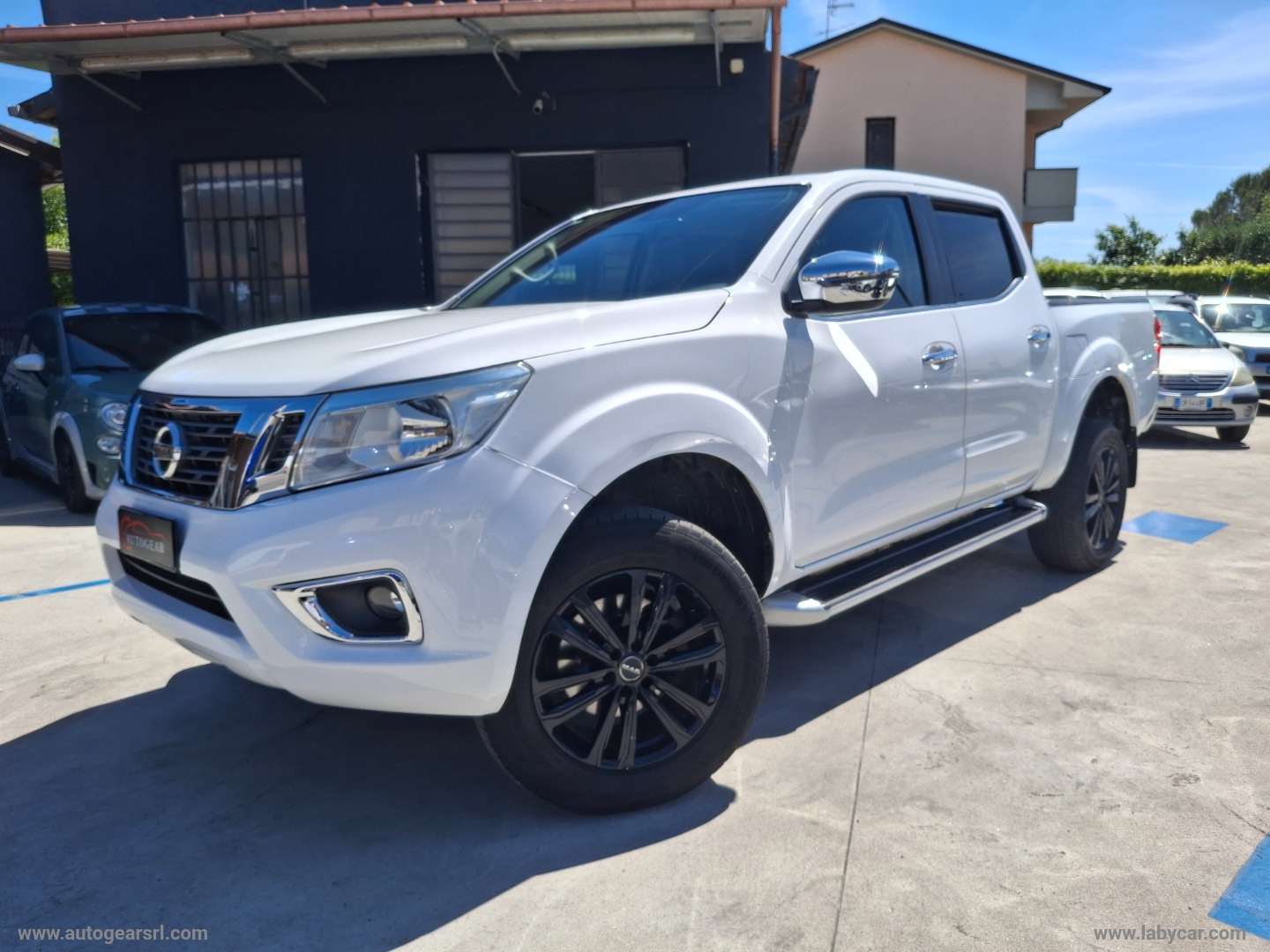 NISSAN Navara