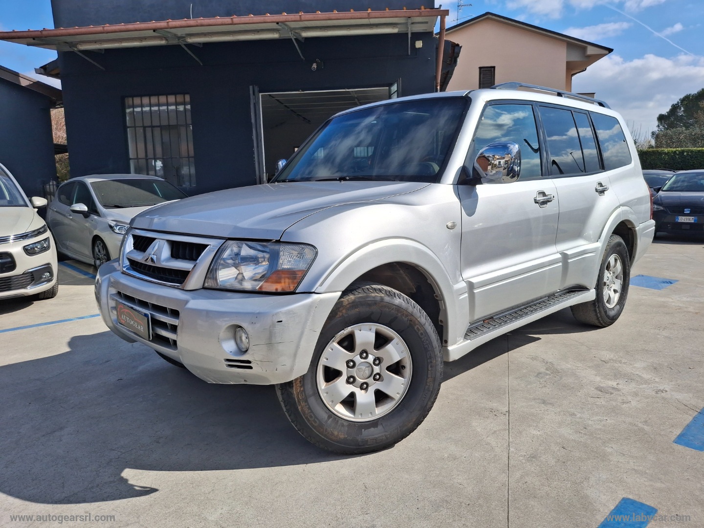 MITSUBISHI Pajero