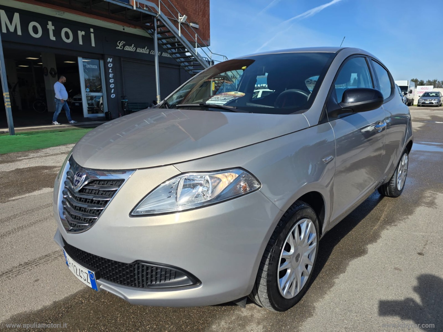 Ypsilon 1.2 69 CV 5p. Silver                                                        