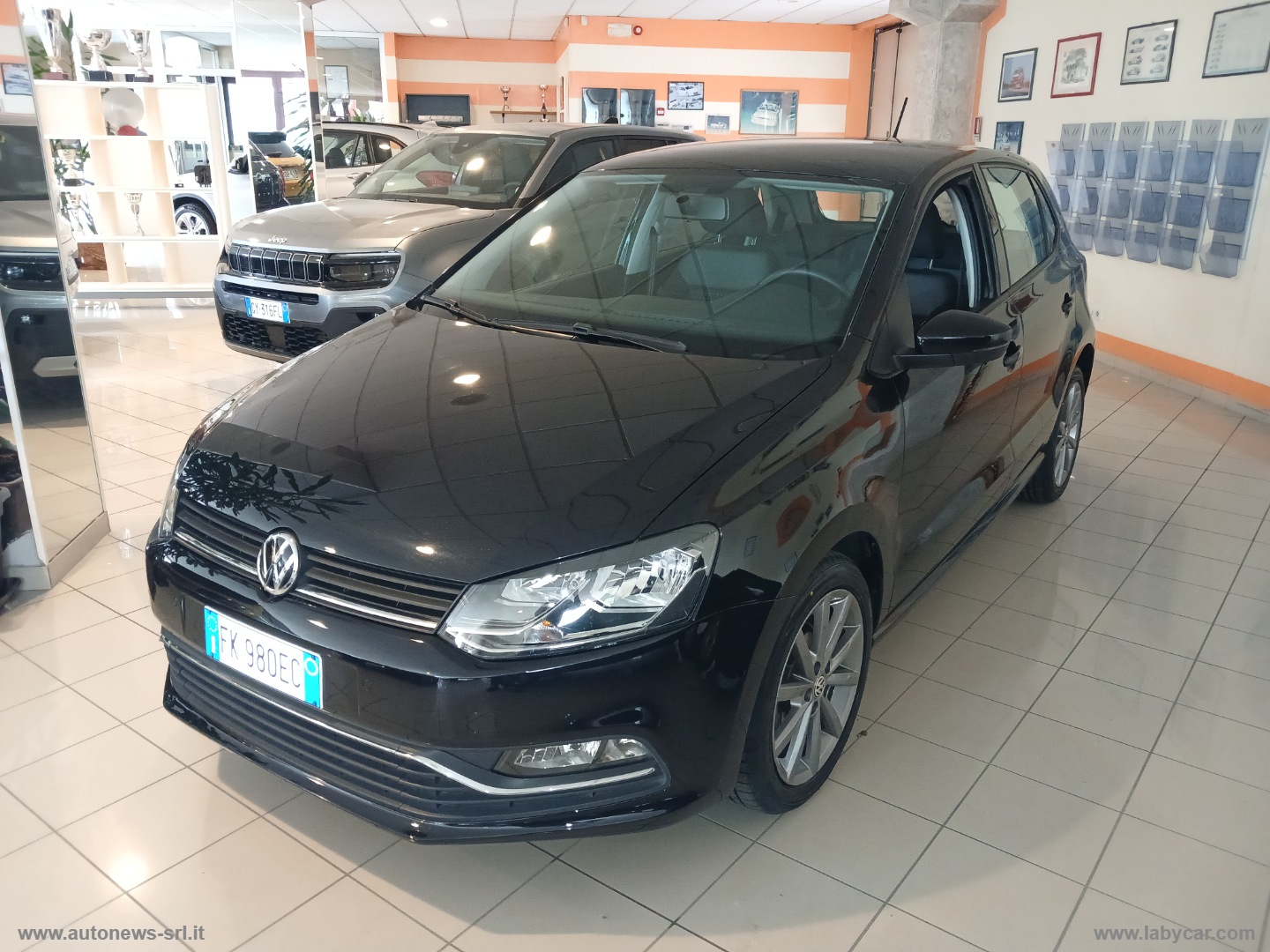 VOLKSWAGEN Polo