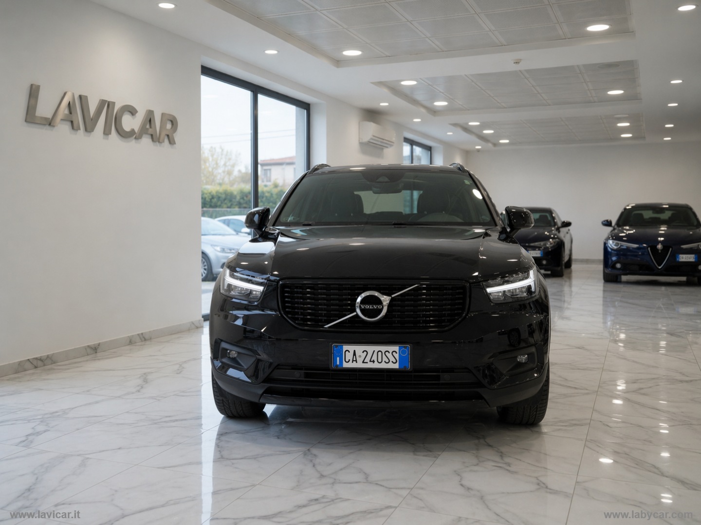 VOLVO XC40