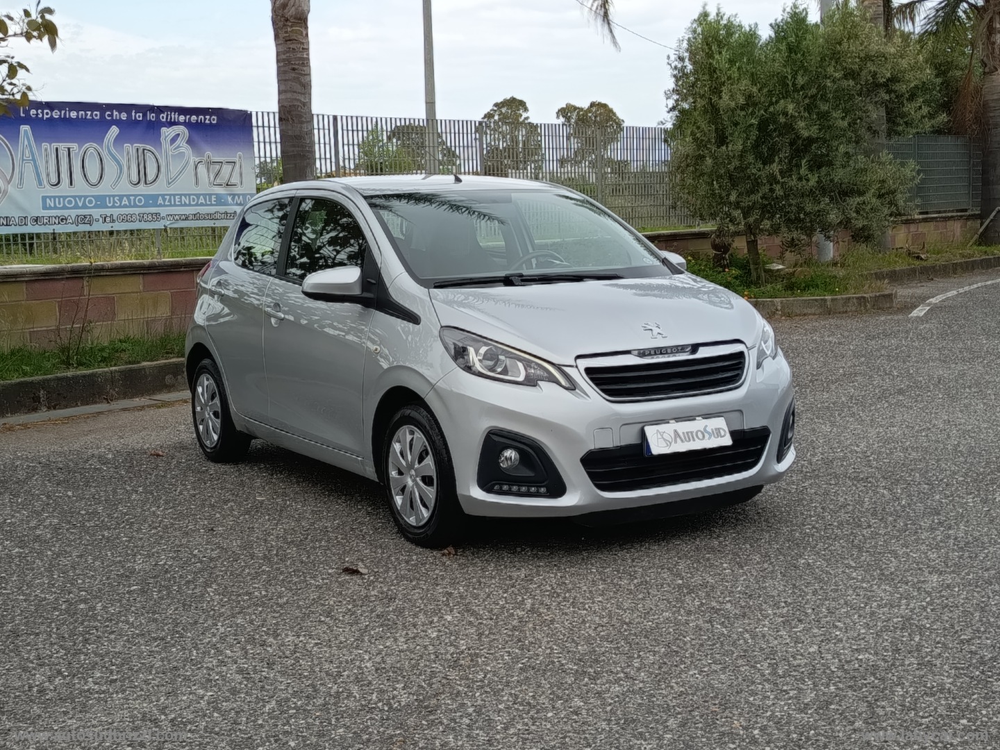 PEUGEOT 108