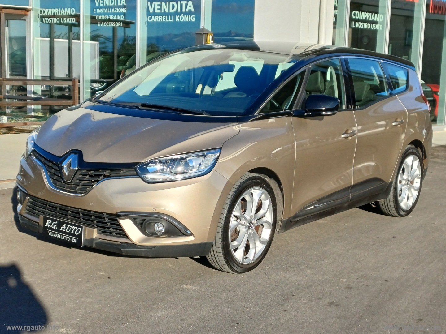 RENAULT Grand Scénic