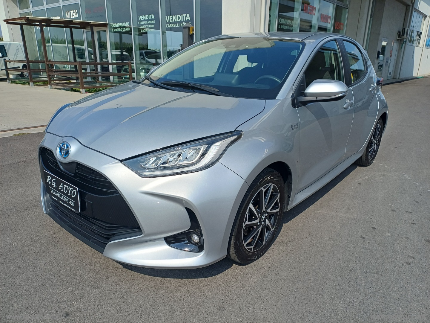 TOYOTA Yaris