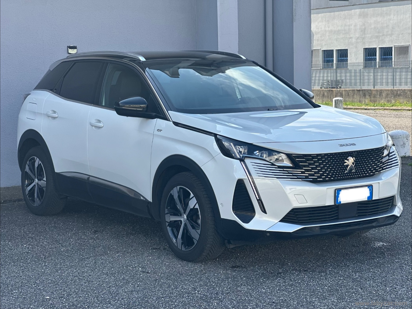 PEUGEOT 3008