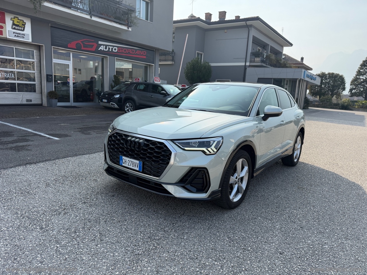 AUDI Q3