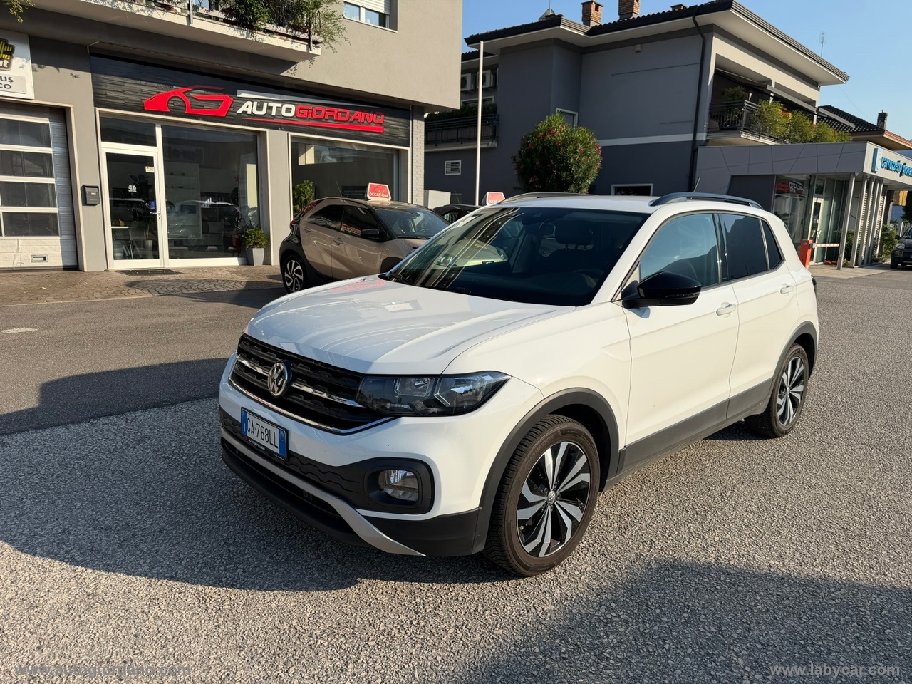 VOLKSWAGEN T-Cross