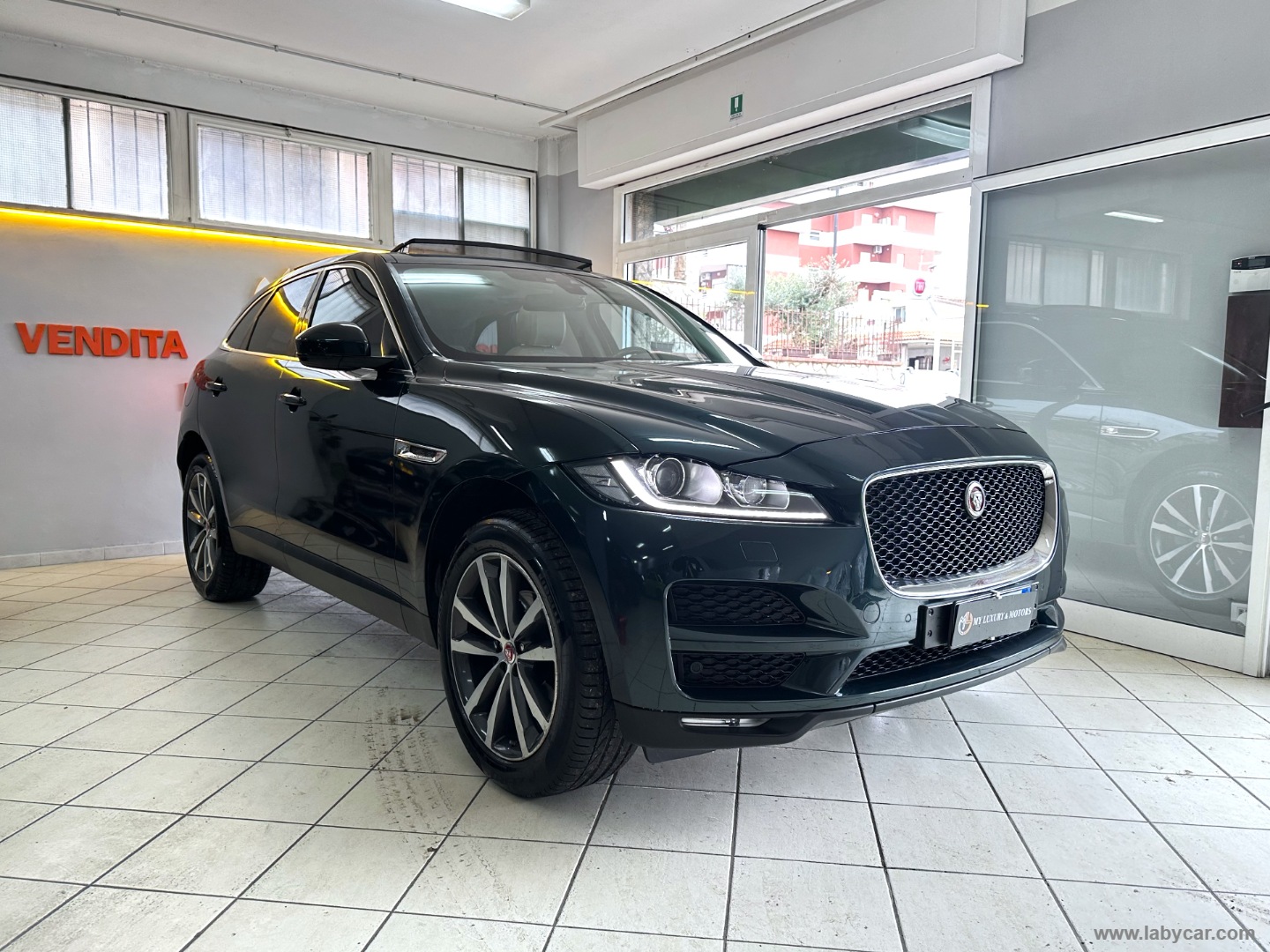 F-Pace 2.0 D 180 CV AWD aut. PORTFOLIO                                                        