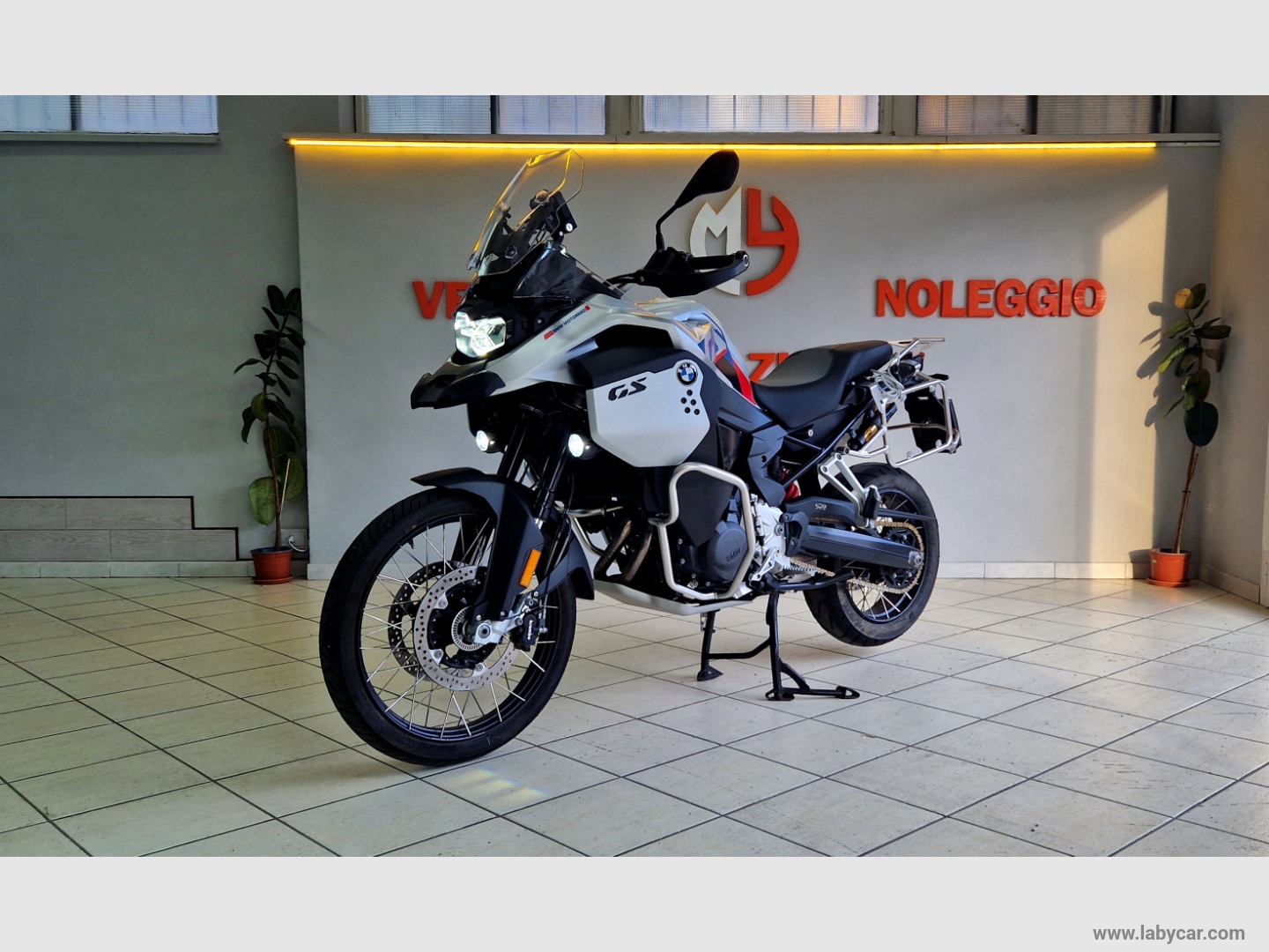 BMW F 900 GS F 900 GS ADVENTURE 1