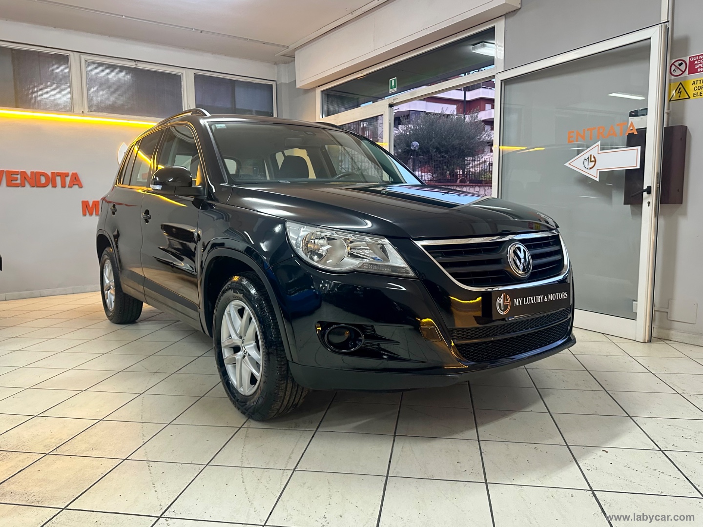 VOLKSWAGEN Tiguan