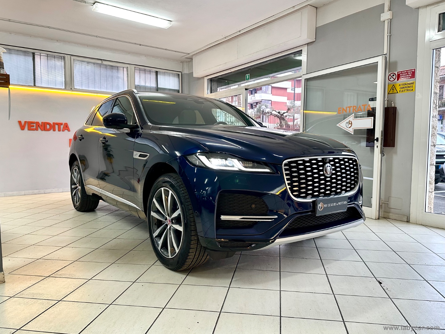JAGUAR F-Pace