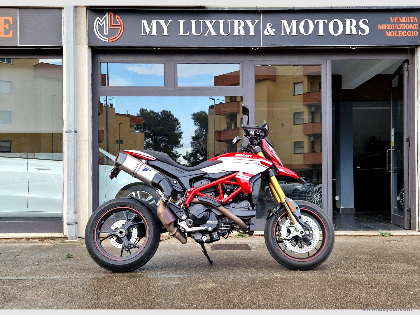 DUCATI 