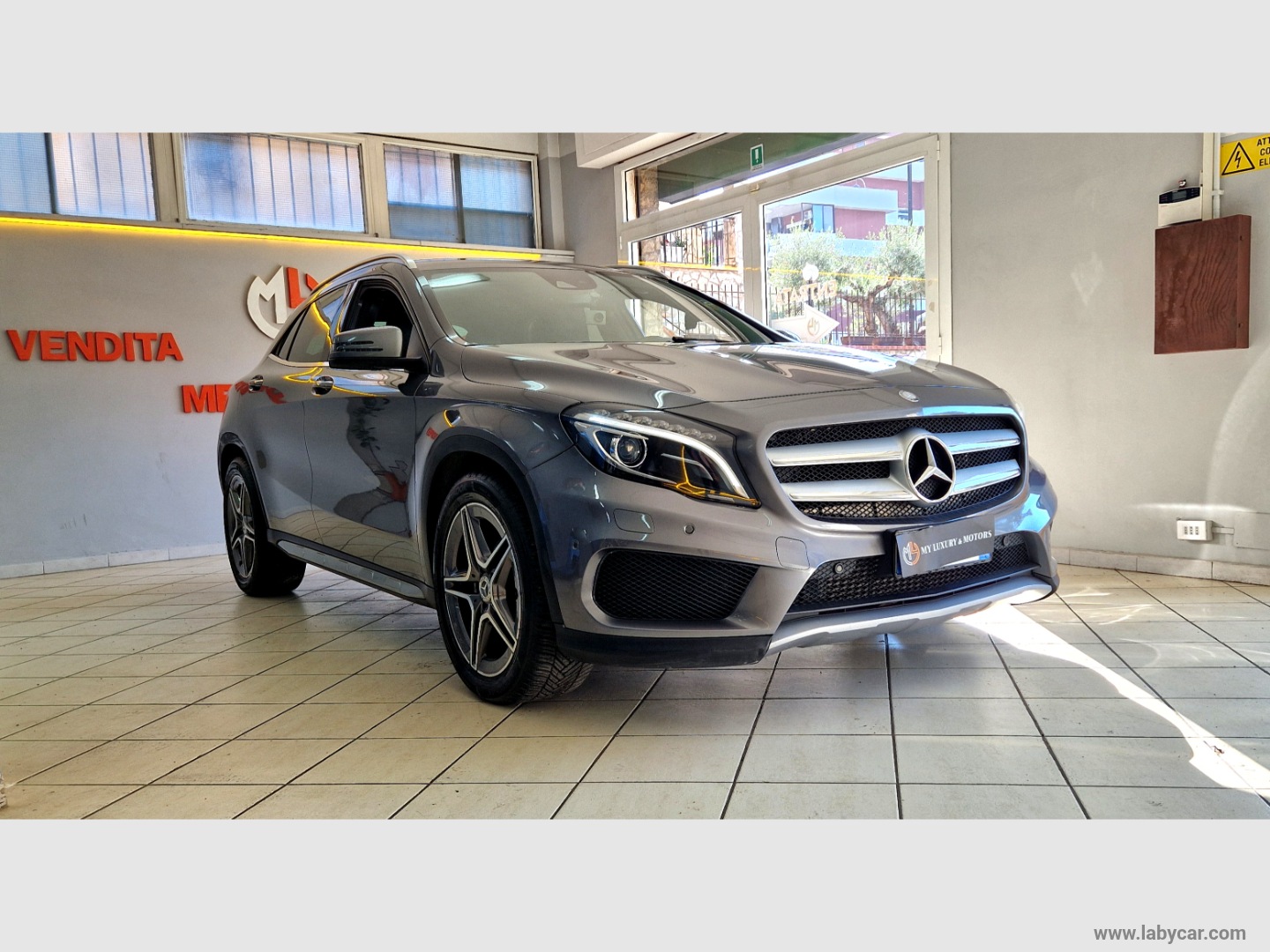 MERCEDES-BENZ GLA 200 d Premium                                                        