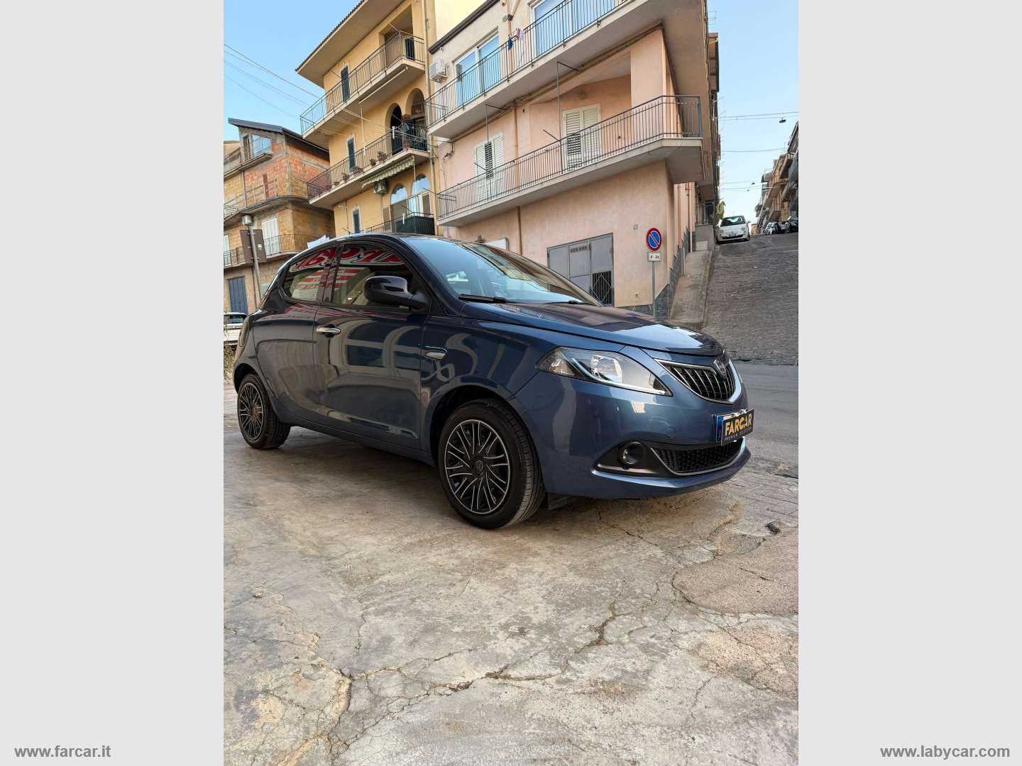 Ypsilon 1.0 FireFly 5p.S&S Hybryd Gold                                                        