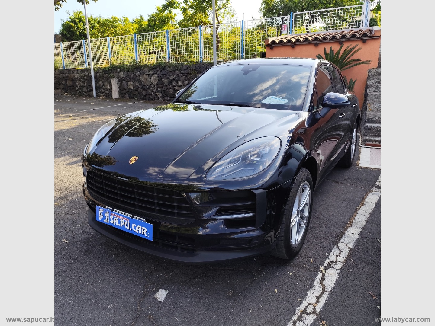 PORSCHE Macan