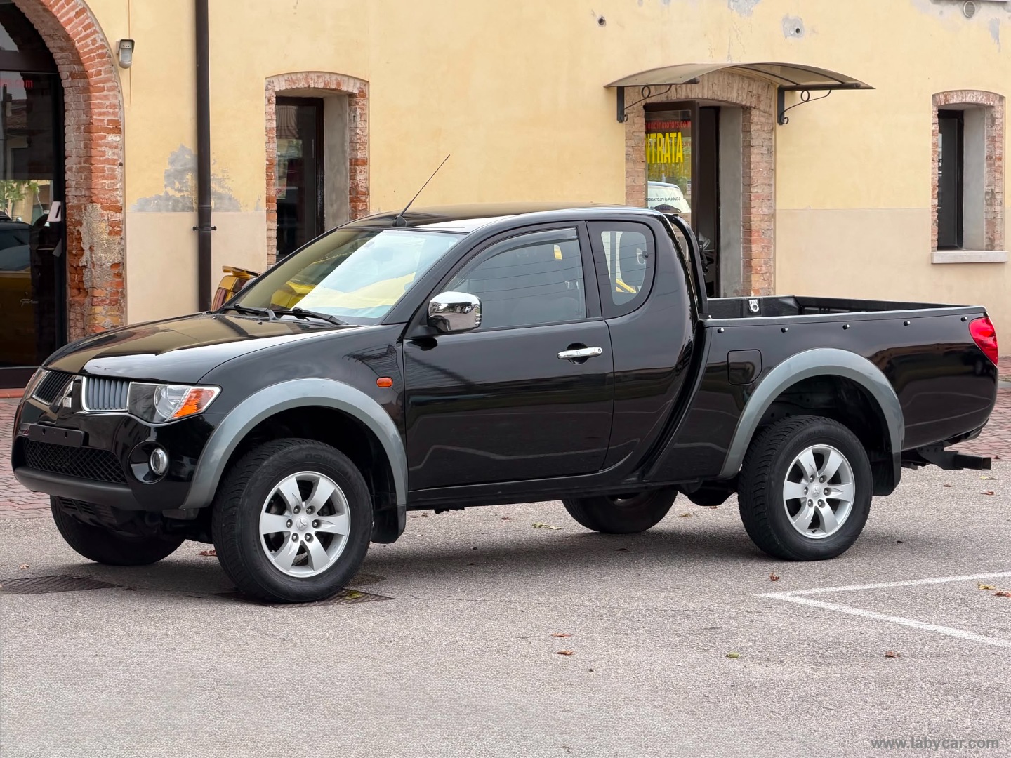 MITSUBISHI L200 2.5 DI-D/167CV CLUB CAB INTENSE 4X4-CASSONE LUNGO-4 POSTI                              
