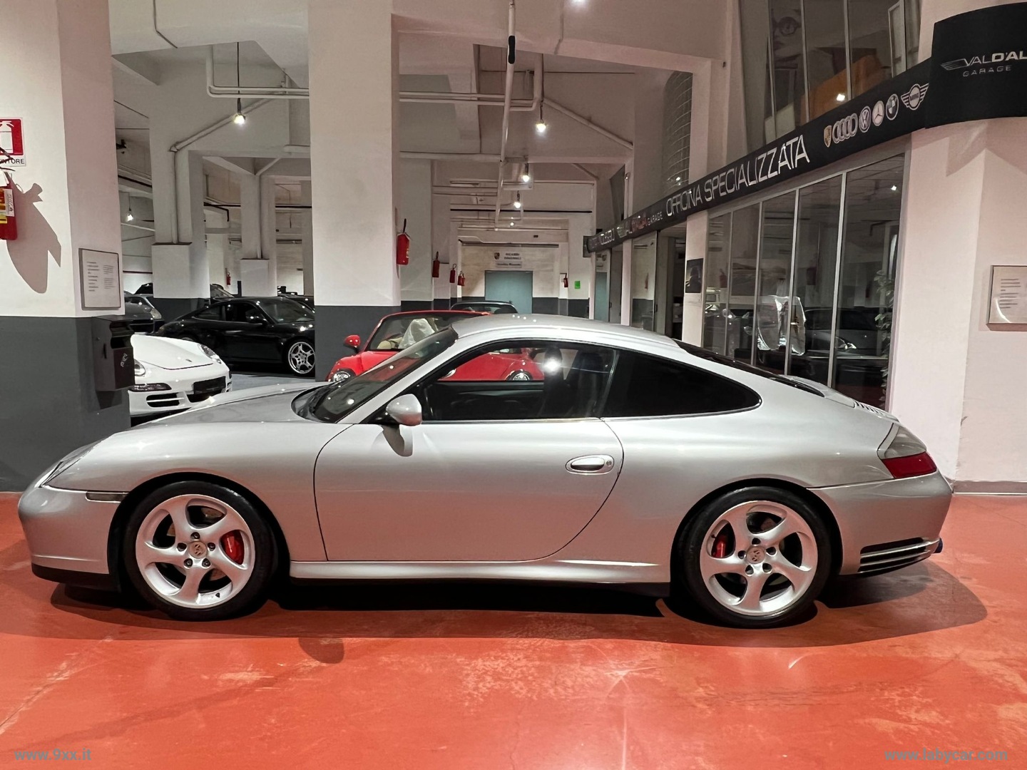 PORSCHE 911