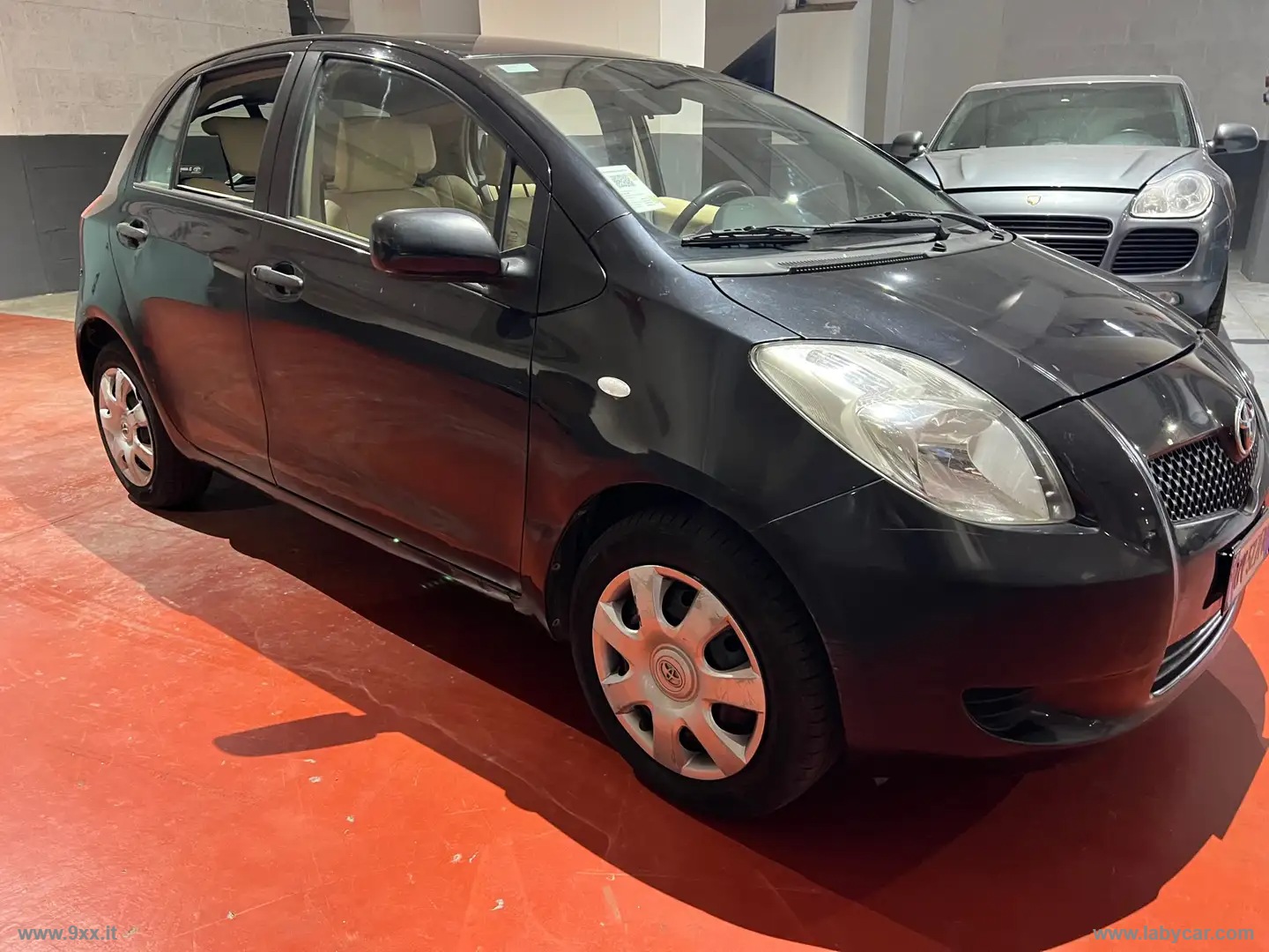 Yaris 1.0 5p.                                                        