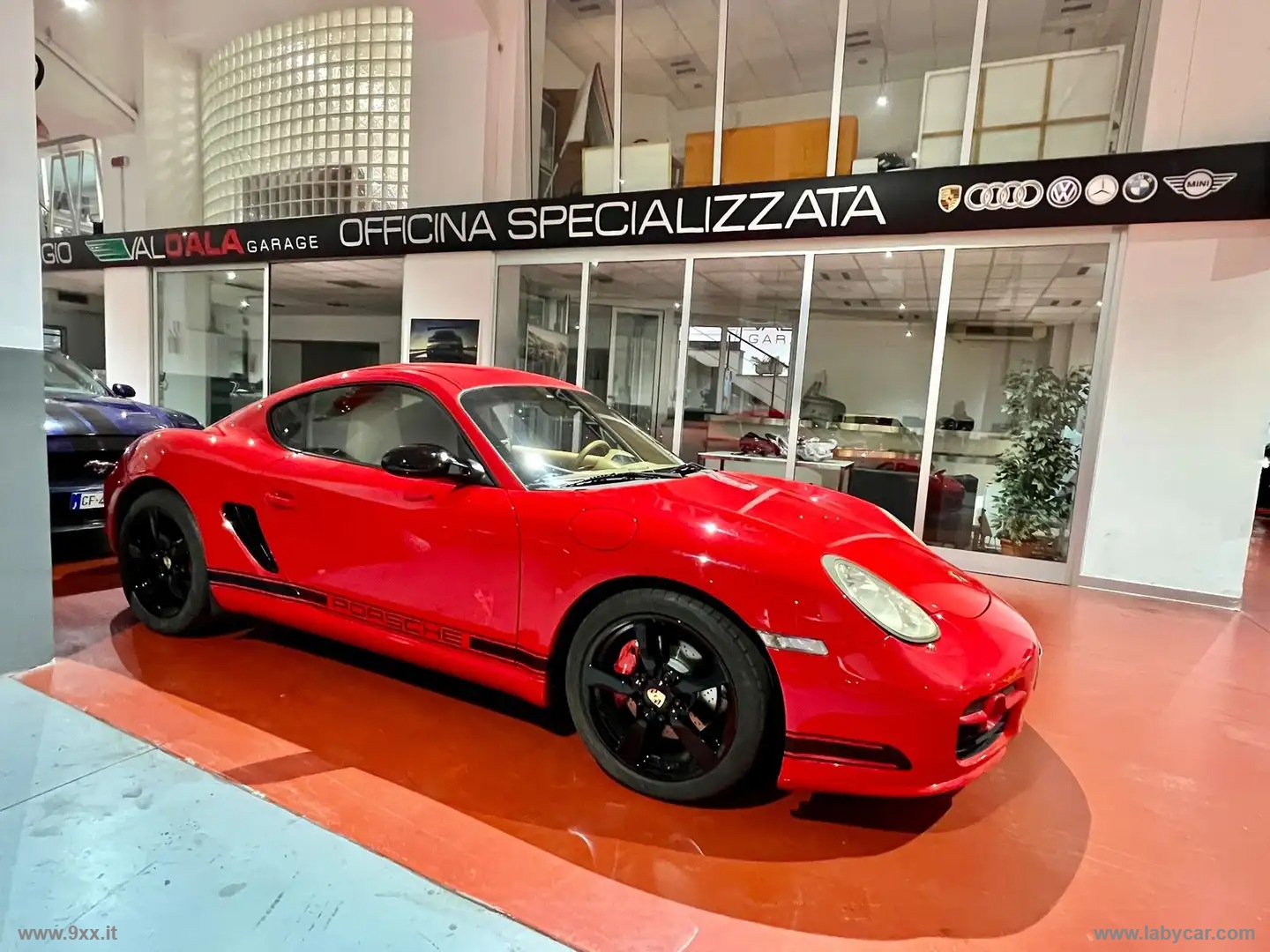 PORSCHE Cayman