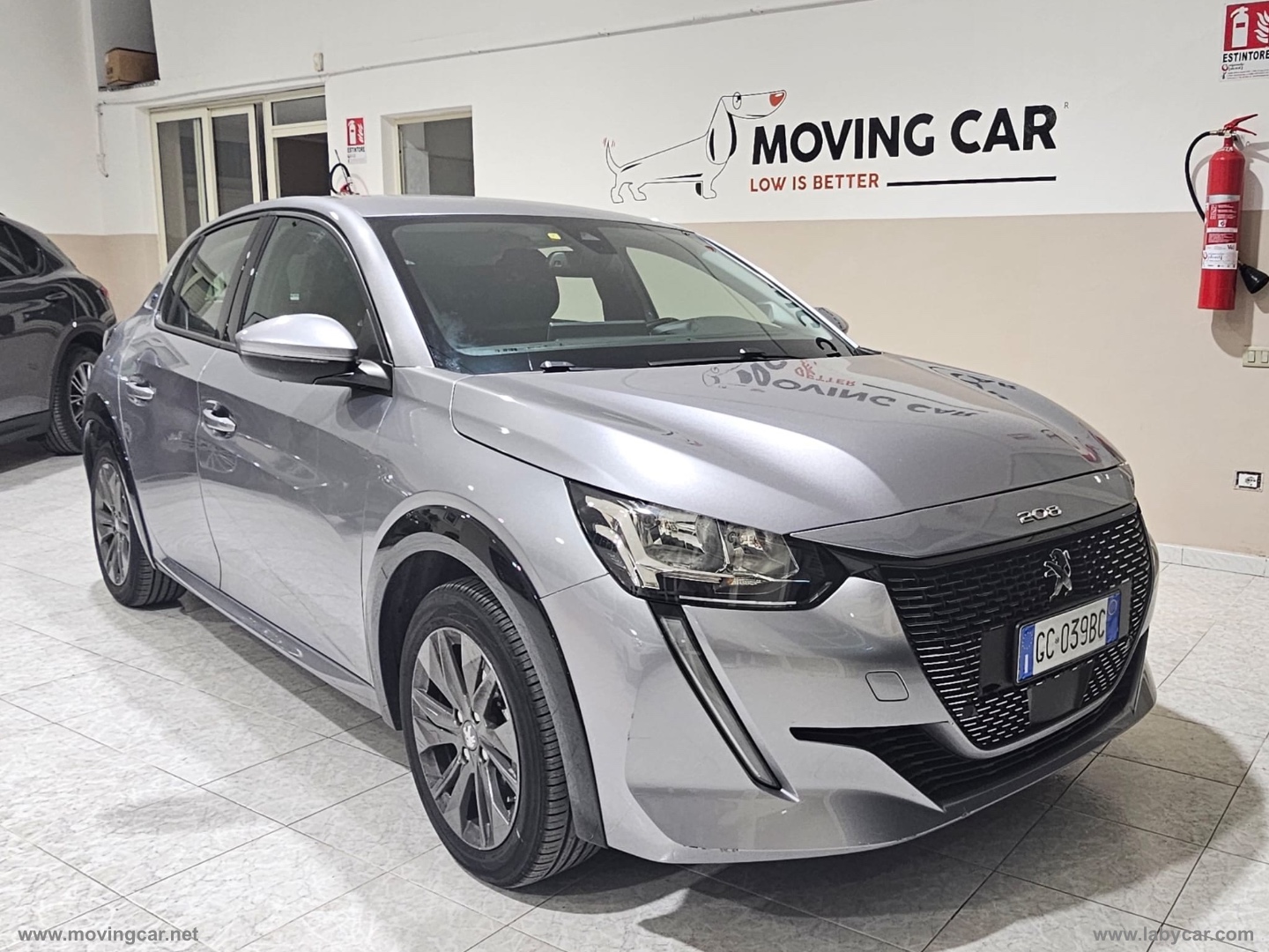 PEUGEOT 208