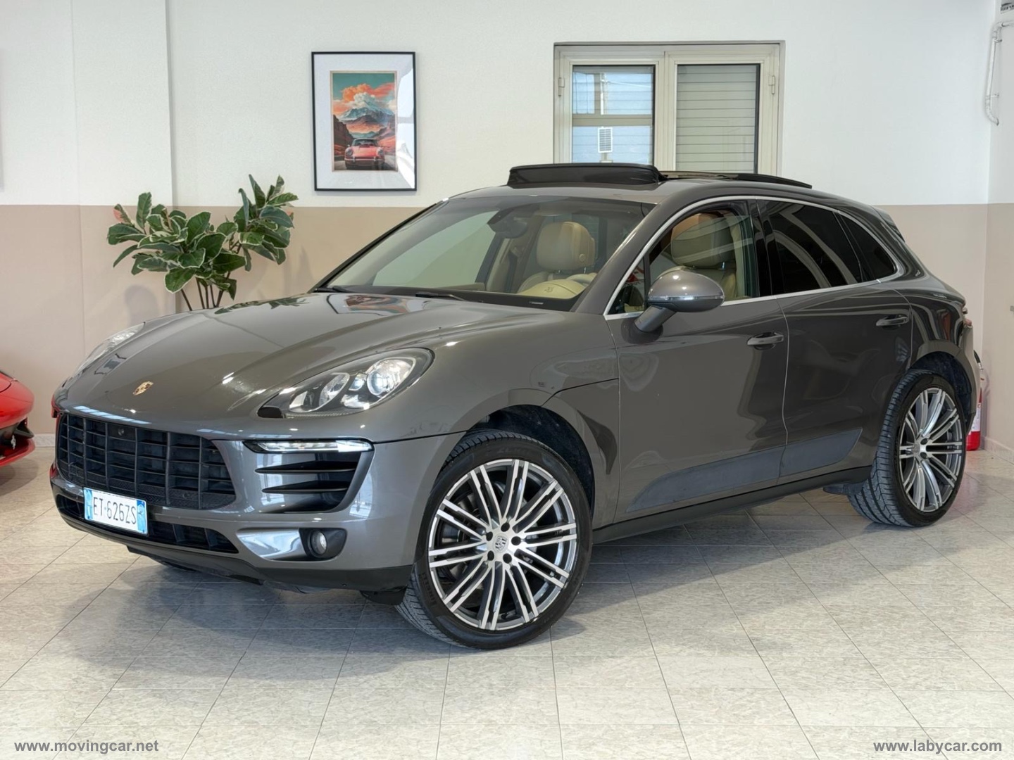 PORSCHE Macan