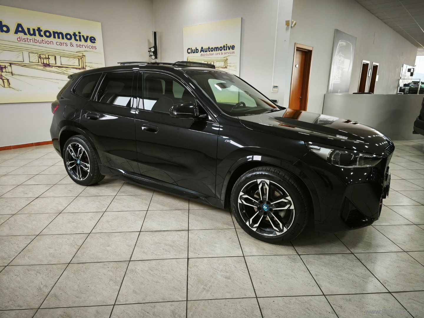 BMW iX1