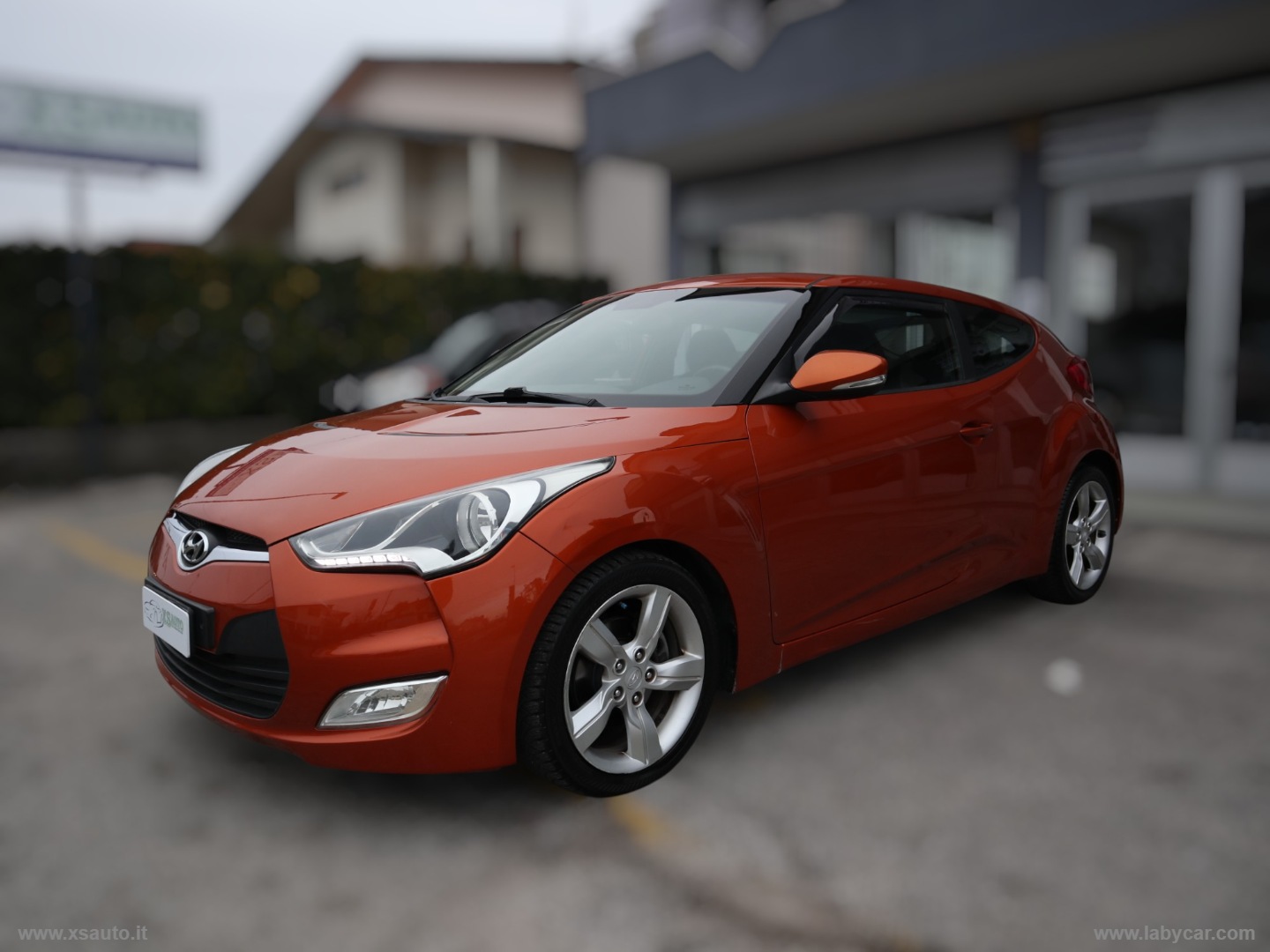 HYUNDAI Veloster