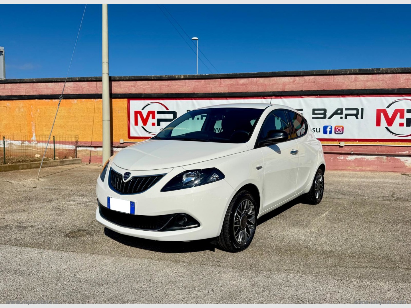 YPSILON GOLD HYBRID 1.0 70CV IVA ESPOSTA                                            
