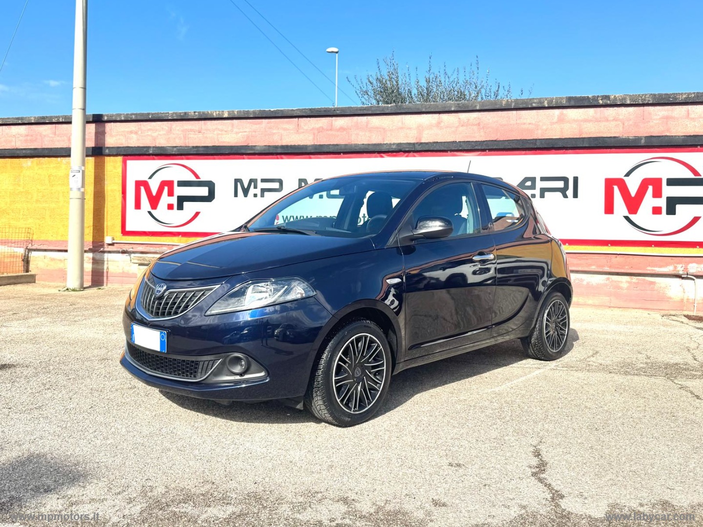YPSILON GOLD 1.0 HYBRID 70CV                                                        