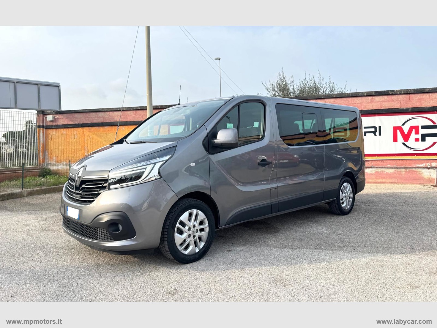 RENAULT Trafic
