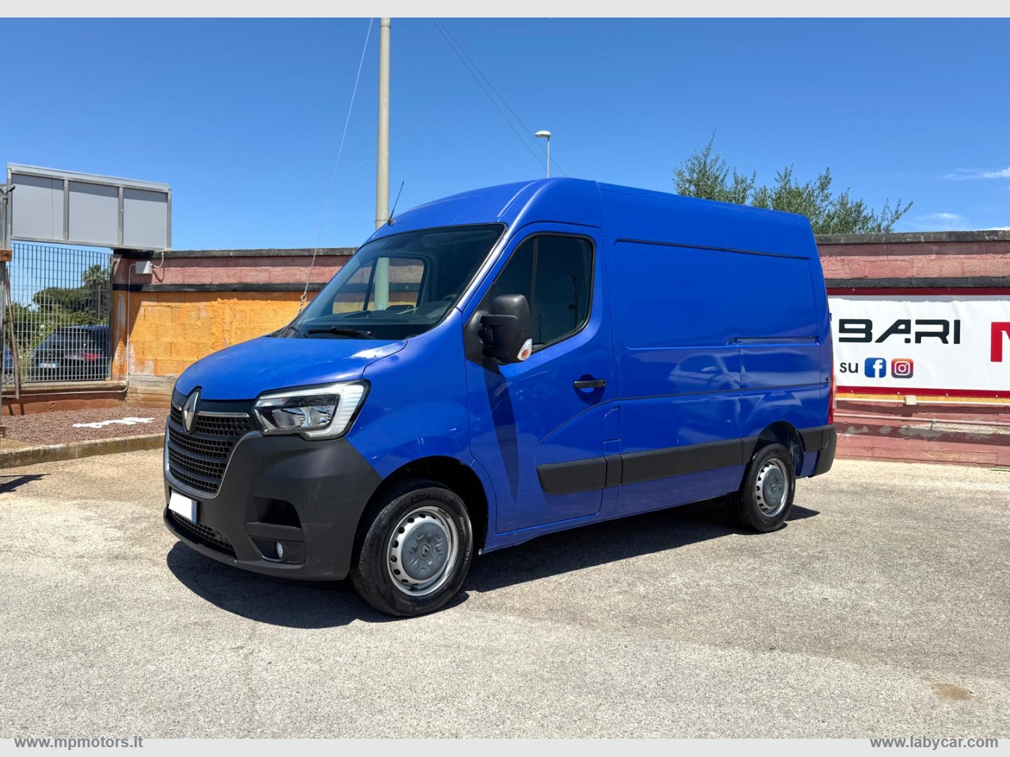 RENAULT Master