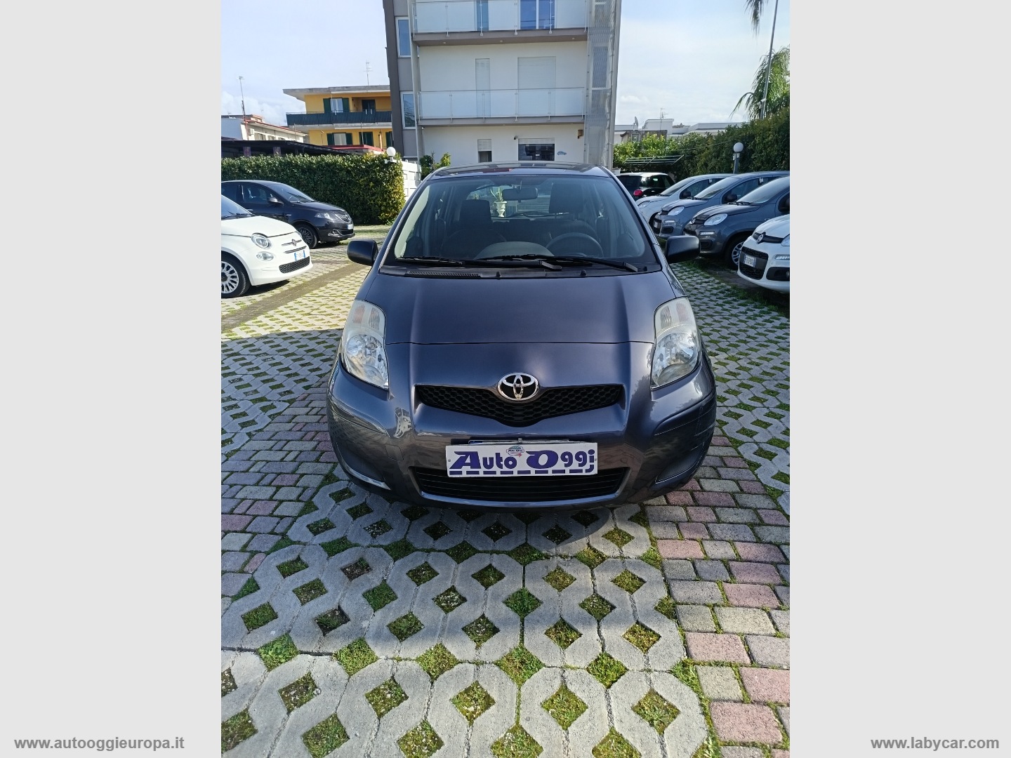 TOYOTA Yaris