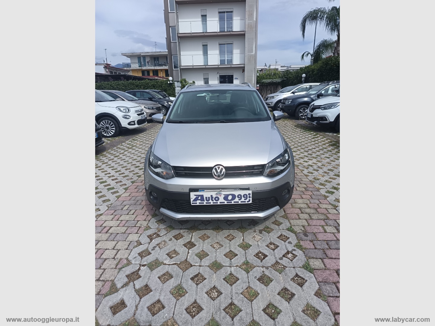 VOLKSWAGEN Polo