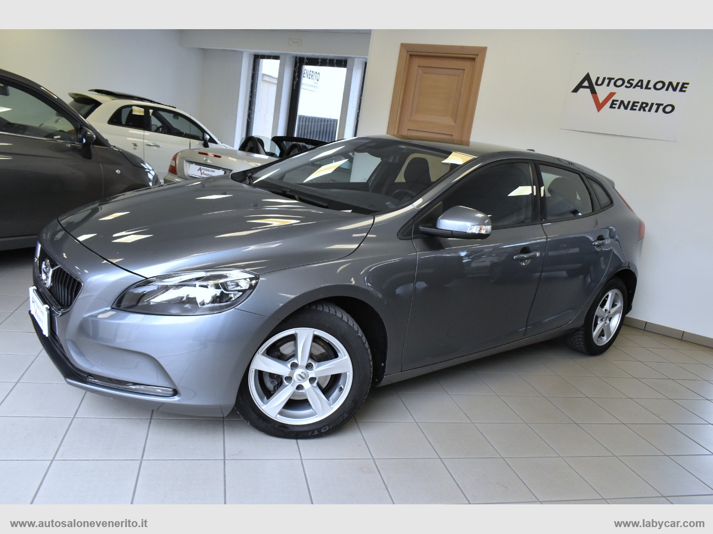 V40 D2 Momentum                                                        