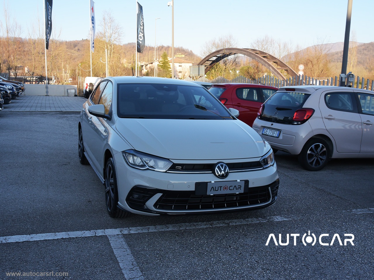 VOLKSWAGEN Polo