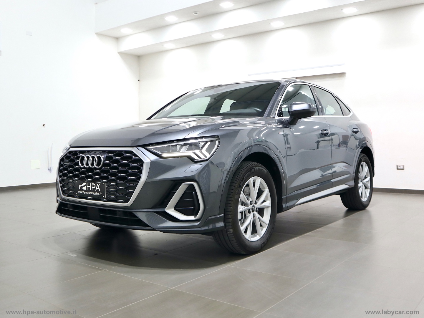 AUDI Q3