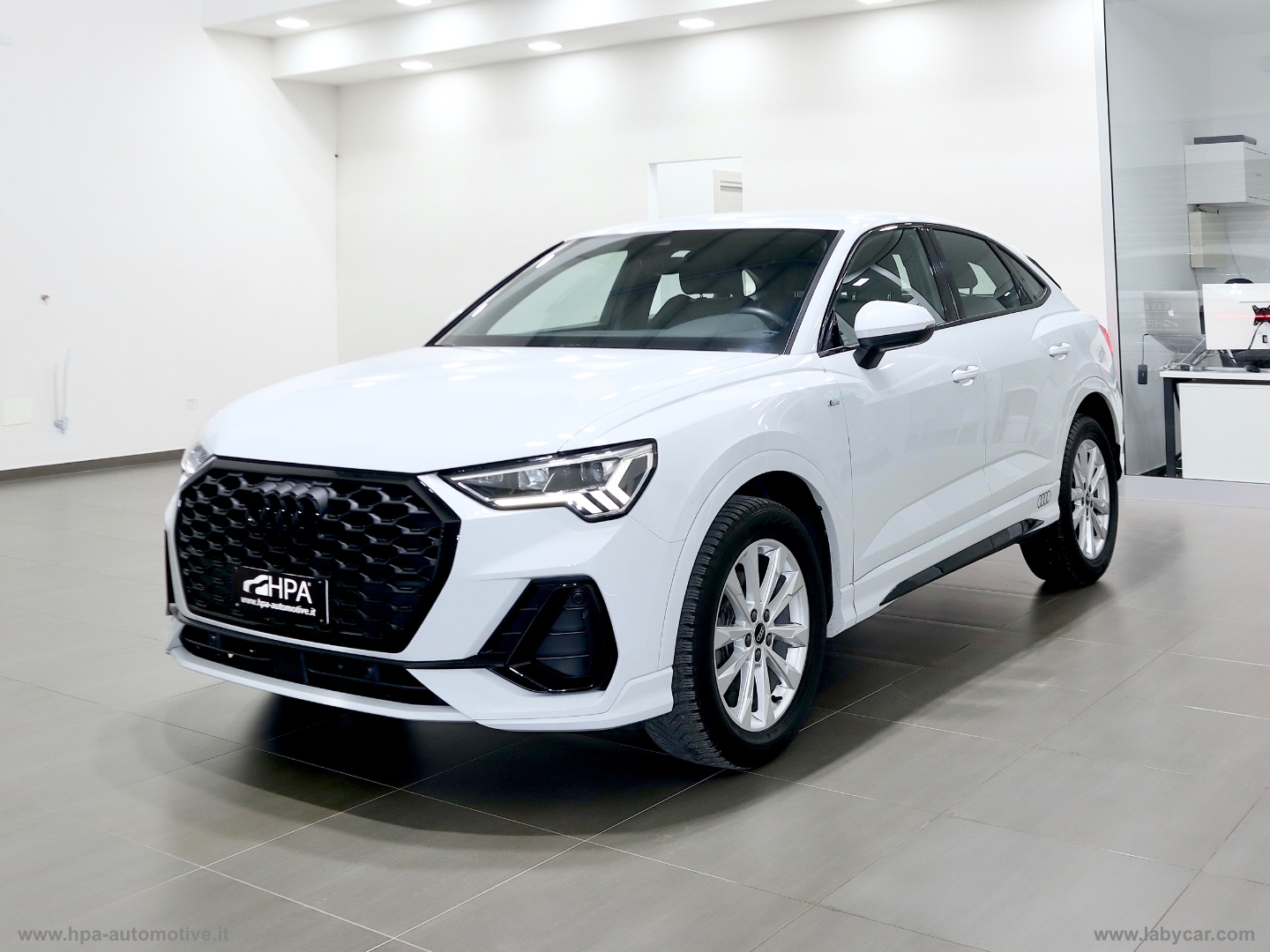 AUDI Q3